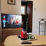 Belle D'hotes Avec Petit Dejeuner Chez Phil Et Isa Couette-café Nérac